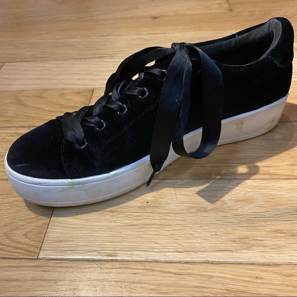 Steve Madden Bertie V platform sneakers in black velvet size 9 - Picture 4 of 13